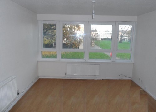 One bedroom flat close to Mitcham Eastfield station