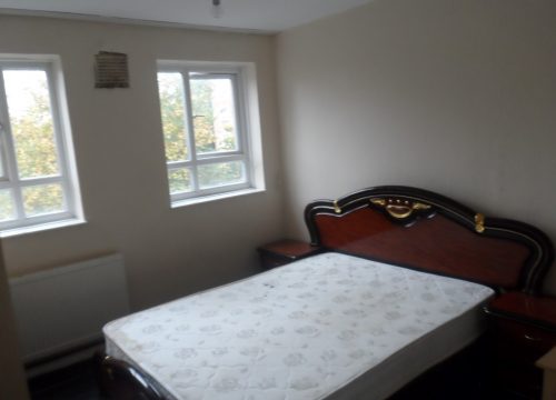 3 Bedroom Flat in Southfields, Wimbledon. SW19