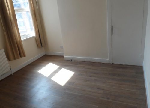 2 Bed flat close to Tooting Train station