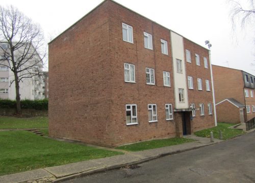 2 Bedroom Flat in Streatham Hill, SW16 2RN